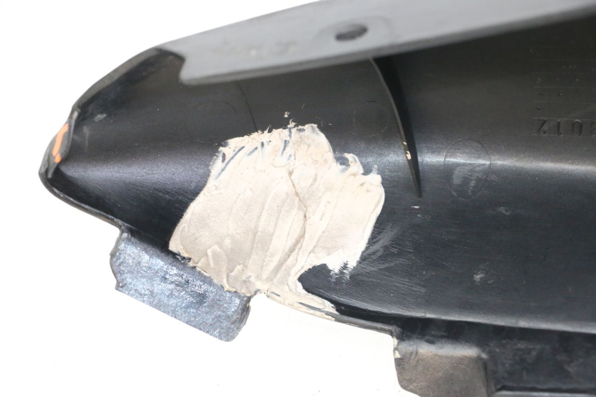 photo de CARENAGE ARRIERE YAMAHA FZS FAZER 600 (2001 - 2003) - Gros plan technique