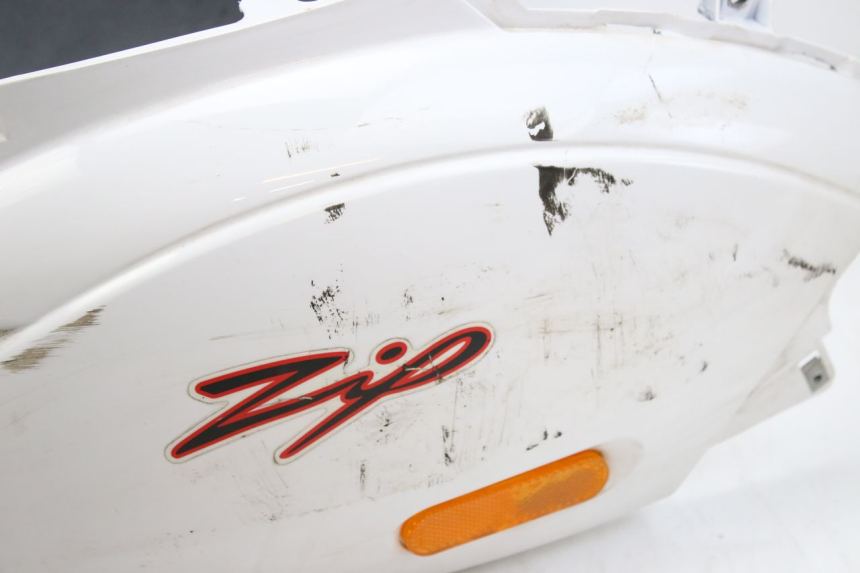 photo de CARENAGE ARRIERE PIAGGIO ZIP 4T 50 (2018 - 2020) - Points de fixation