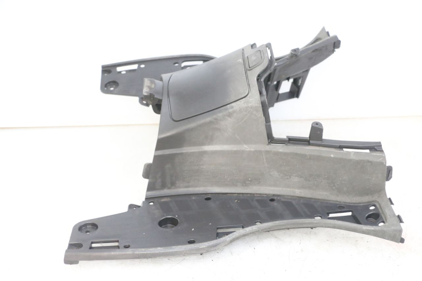 photo de CARENAGE RESERVOIR SUZUKI BURGMAN 125 (2007 - 2014) - Vue principale