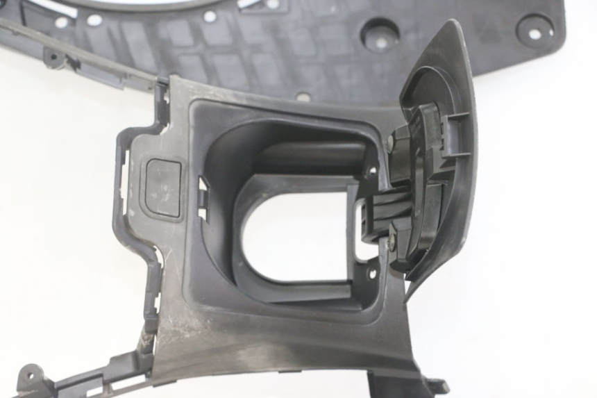 photo de CARENAGE RESERVOIR SUZUKI BURGMAN 125 (2007 - 2014) - Détail de la pièce