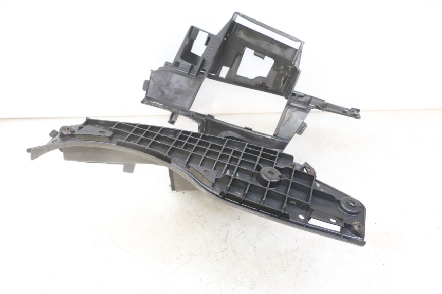 photo de CARENAGE RESERVOIR SUZUKI BURGMAN 125 (2007 - 2014) - Autre angle de vue