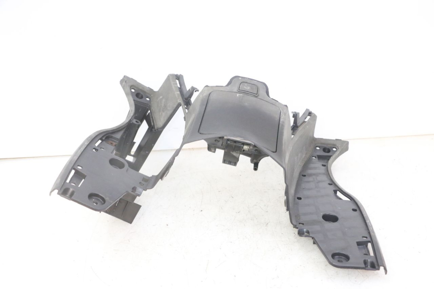 photo de CARENAGE RESERVOIR SUZUKI BURGMAN 125 (2007 - 2014) - État de surface