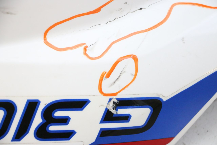 photo de CARENAGE RESERVOIR DROIT BMW G310 R 310 (2016 - 2020) - Inspection visuelle