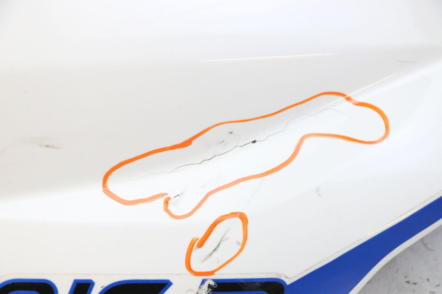 photo de CARENAGE RESERVOIR DROIT BMW G310 R 310 (2016 - 2020) - Focus structure