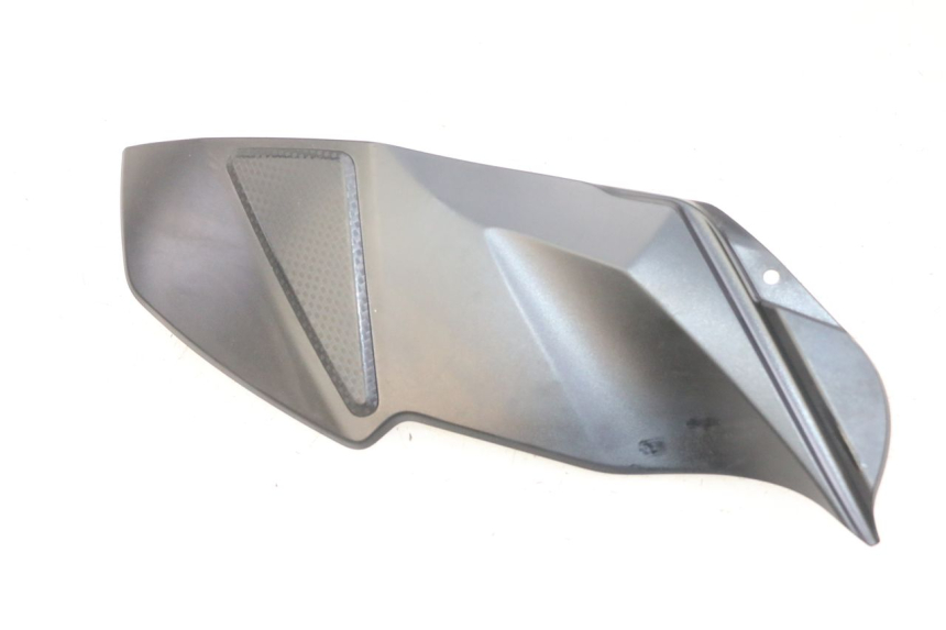 photo de CARENAGE RESERVOIR DROIT SUZUKI GSR 750 (2011 - 2017) - Vue principale