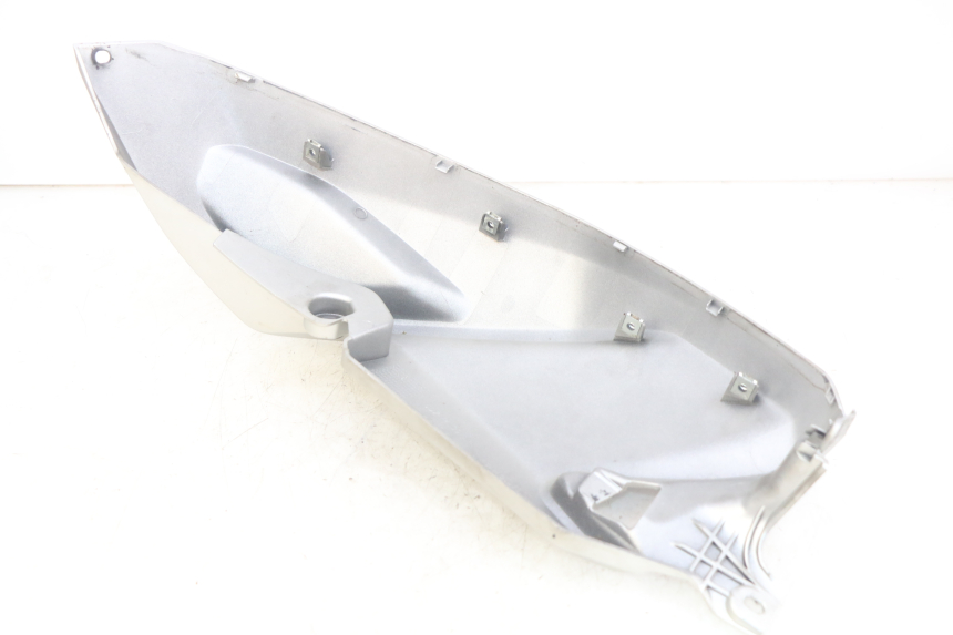 photo de CARENAGE RESERVOIR DROIT YAMAHA MT ABS 125 (2014 - 2018) - État de surface