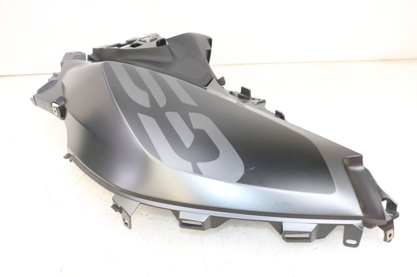 photo de CARENAGE RESERVOIR DROIT BMW R GS 1250 (2021 - 2024) - Inspection visuelle
