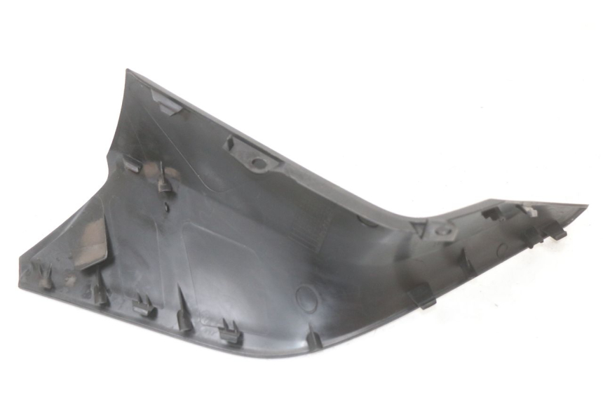 photo de CARENAGE RESERVOIR DROIT YAMAHA XMAX X-MAX ABS 125 (2017 - 2020) - Zoom état d’usage