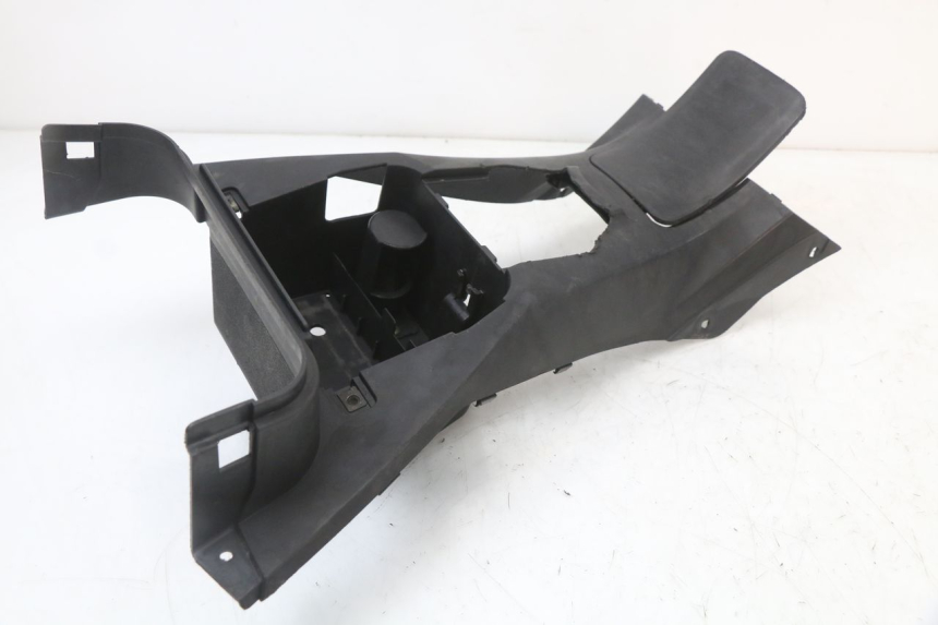 photo de CARENAGE RESERVOIR LONGJIA EASY MAX 125 (2020 - 2024) - Gros plan technique