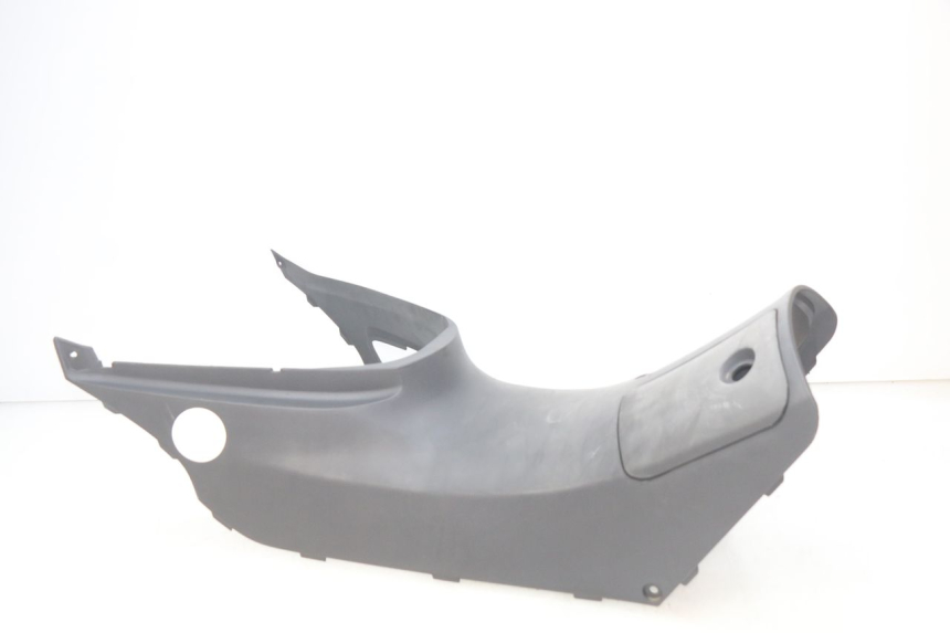 photo de CARENAGE RESERVOIR HONDA FES PANTHEON 2T 125 (1998 - 2002) - Gros plan technique