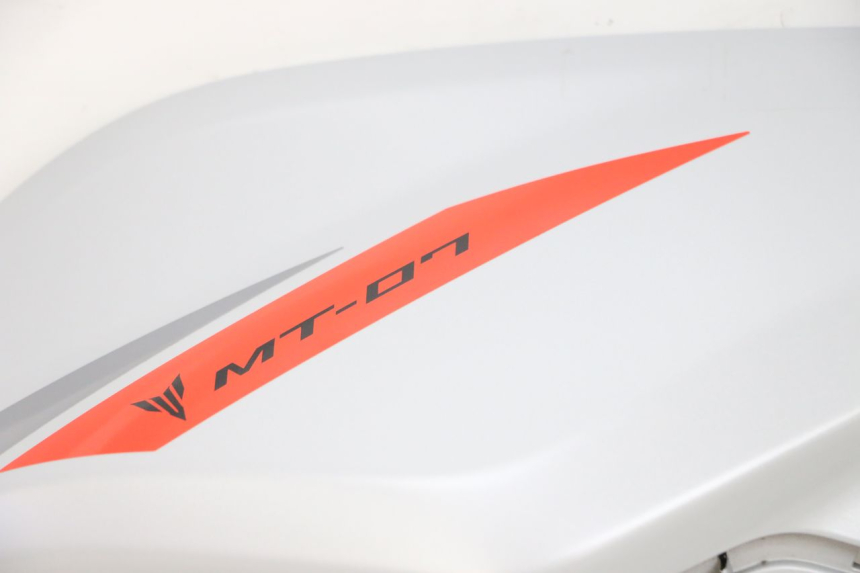 photo de CARENAGE RESERVOIR GAUCHE YAMAHA MT-07 MT07 ABS 700 (2018 - 2020) - Vue rapprochée