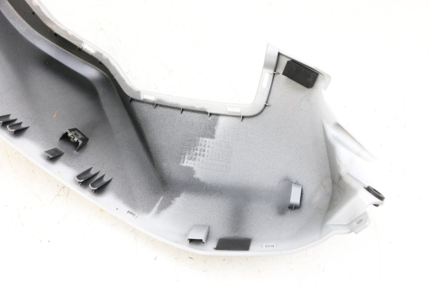 photo de CARENAGE RESERVOIR GAUCHE YAMAHA MT-07 MT07 ABS 700 (2018 - 2020) - Gros plan technique