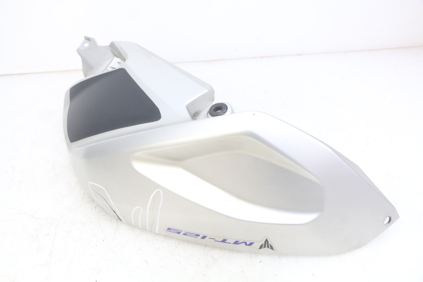 photo de CARENAGE RESERVOIR GAUCHE YAMAHA MT ABS 125 (2014 - 2018) - Détails caractéristiques