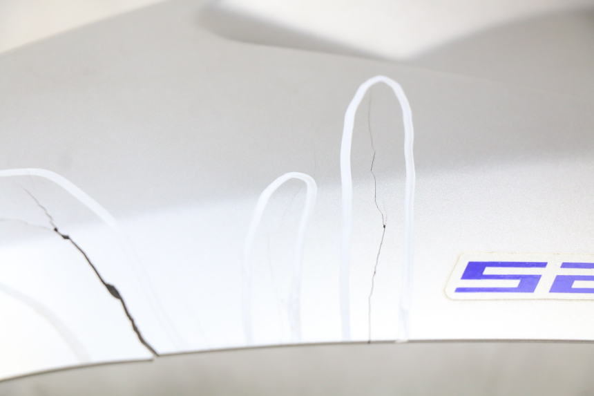 photo de CARENAGE RESERVOIR GAUCHE YAMAHA MT ABS 125 (2014 - 2018) - Zoom état d’usage