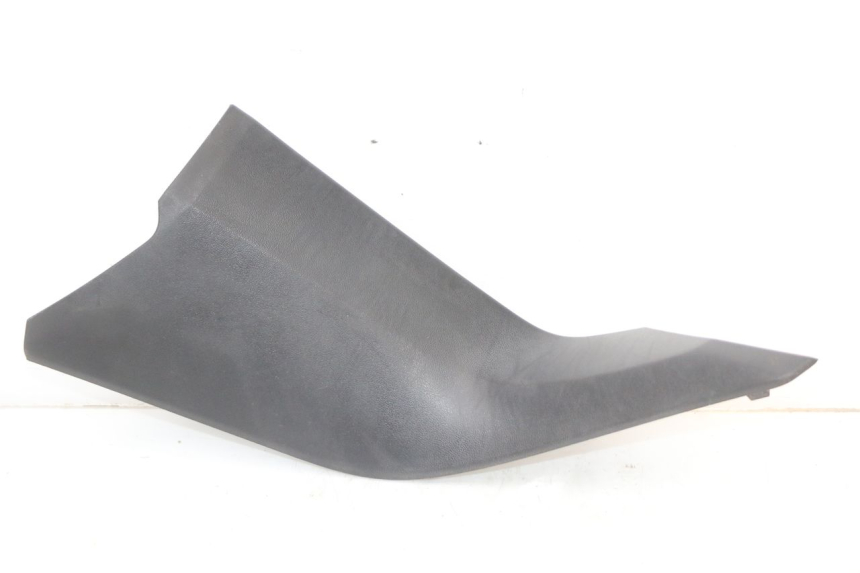 photo de CARENAGE RESERVOIR GAUCHE YAMAHA XMAX X-MAX ABS 125 (2017 - 2020) - Vue principale