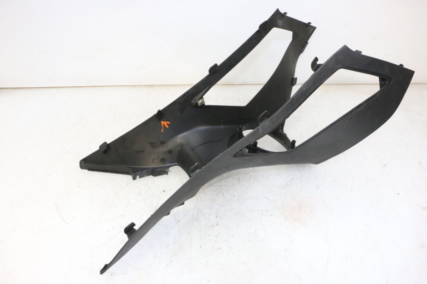 photo de CARENAGE RESERVOIR GILERA NEXUS 300 (2008 - 2013) - Détail de la pièce