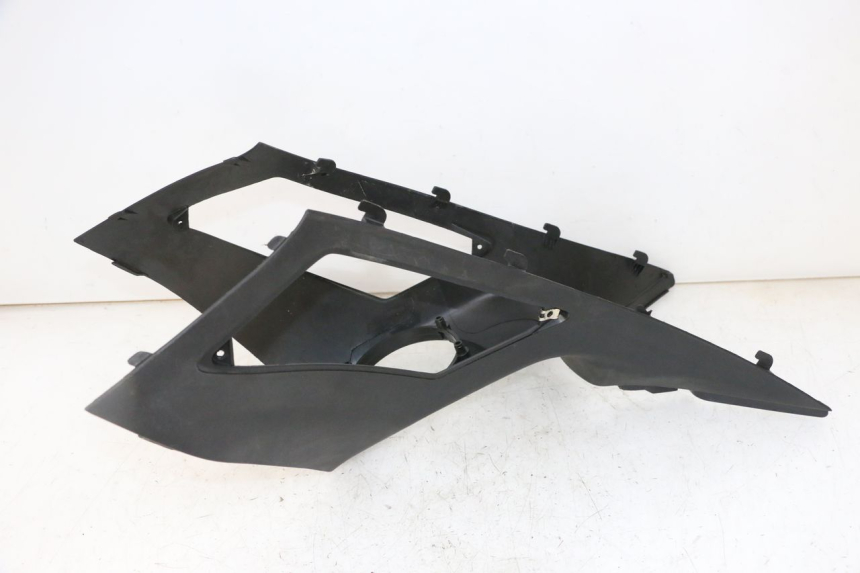 photo de CARENAGE RESERVOIR GILERA NEXUS 300 (2008 - 2013) - Gros plan technique