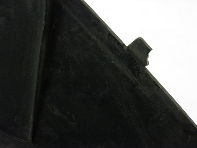 photo de CARENAGE RESERVOIR HONDA FES PANTHEON 125 (2003 - 2007) - Détails caractéristiques