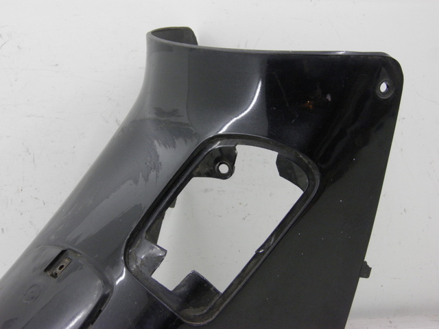 photo de CARENAGE RESERVOIR HONDA FES PANTHEON 125 (2003 - 2007) - Gros plan technique