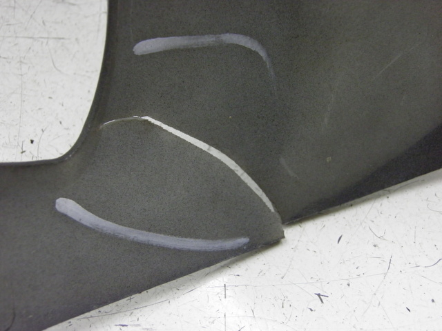 photo de CARENAGE RESERVOIR HONDA FES PANTHEON 125 (2003 - 2007) - État de surface