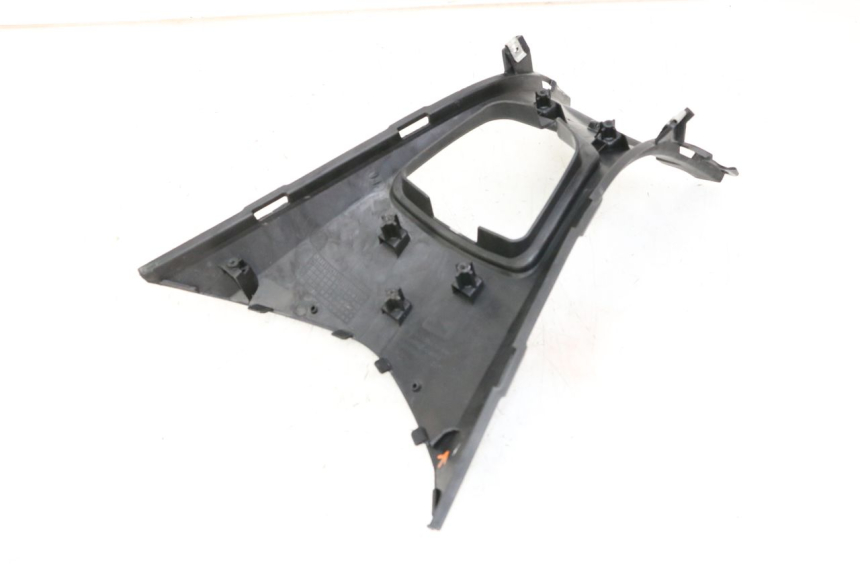 photo de CARENAGE RESERVOIR HONDA PCX (JF57/JF64) 125 (2014 - 2018) - Autre angle de vue