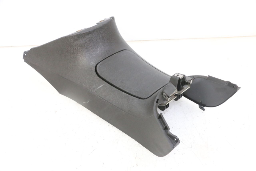 photo de CARENAGE RESERVOIR PIAGGIO IE MP3 YOURBAN 300 (2011 - 2016) - Gros plan technique