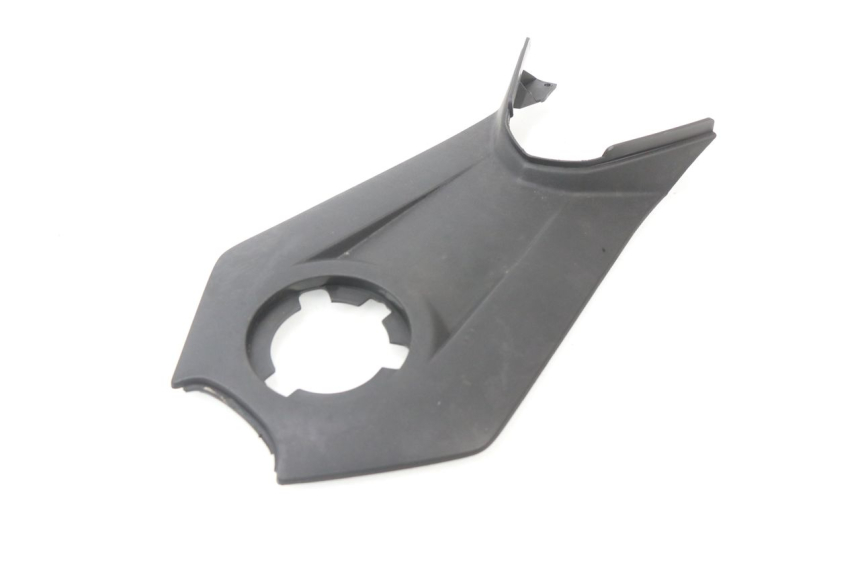 photo de CARENAGE RESERVOIR PEUGEOT JET FORCE CARBU 50 (2003 - 2016) - Autre angle de vue