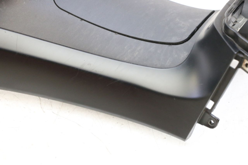 photo de CARENAGE RESERVOIR PIAGGIO MP3 HPE 350 (2018 - 2020) - Angle alternatif