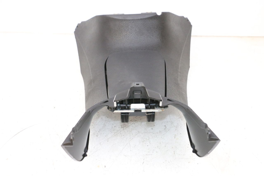 photo de CARENAGE RESERVOIR PIAGGIO MP3 HPE 300 (2019 - 2026) - Vue rapprochée