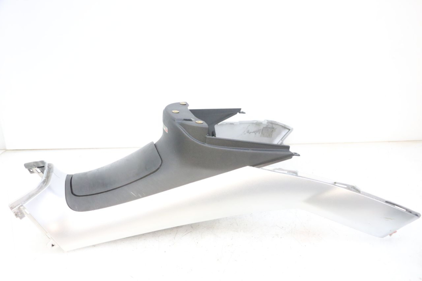 photo de CARENAGE RESERVOIR PIAGGIO MP3 LT 300 (2010 - 2016) - Zoom composants