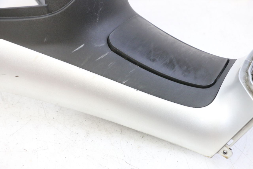 photo de CARENAGE RESERVOIR PIAGGIO MP3 LT 300 (2010 - 2016) - Inspection visuelle