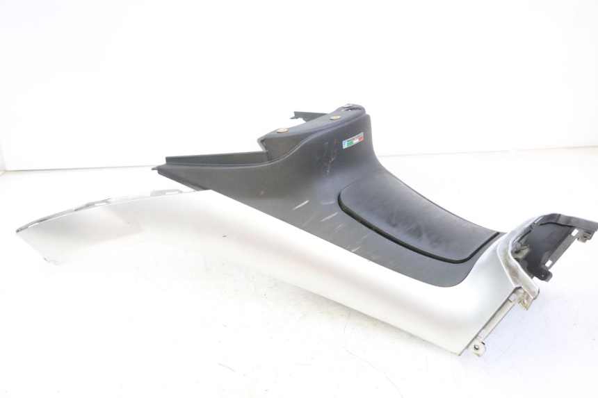 photo de CARENAGE RESERVOIR PIAGGIO MP3 LT 300 (2010 - 2016) - Angle alternatif