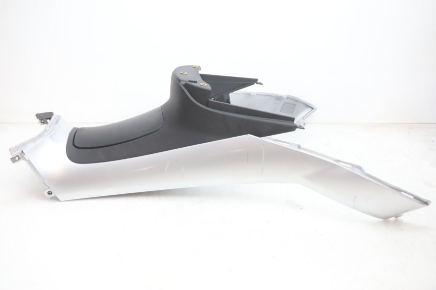 photo de CARENAGE RESERVOIR PIAGGIO MP3 LT 300 (2010 - 2016) - Gros plan technique