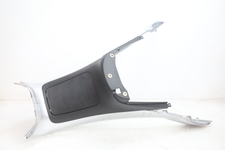 photo de CARENAGE RESERVOIR PIAGGIO MP3 LT 300 (2010 - 2016) - État de surface