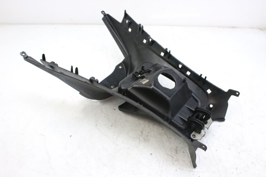 photo de CARENAGE RESERVOIR PIAGGIO MP3 RL 250 (2006 - 2010) - Vue d’ensemble