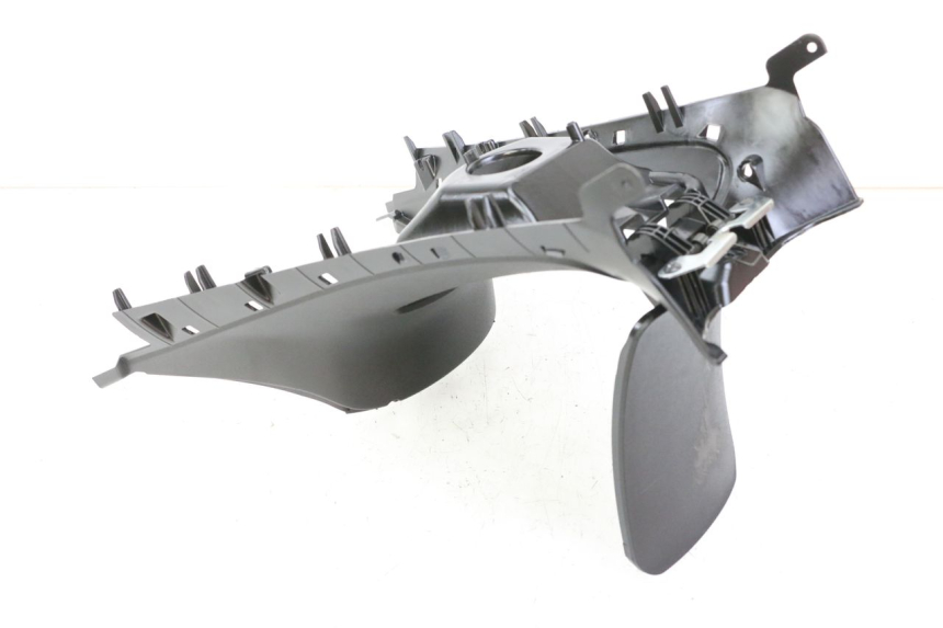 photo de CARENAGE RESERVOIR PIAGGIO MP3 500 (2014 - 2017) - Zoom état d’usage