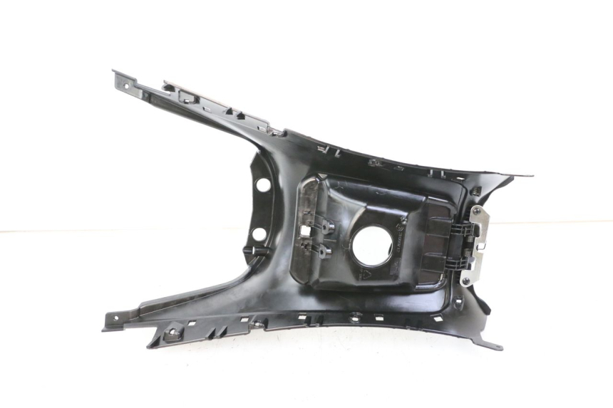 photo de CARENAGE RESERVOIR PIAGGIO MP3 500 (2014 - 2017) - Autre angle de vue