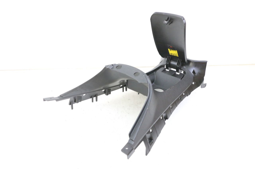 photo de CARENAGE RESERVOIR PIAGGIO MP3 500 (2014 - 2017) - Vue d’ensemble