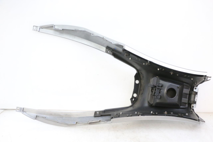 photo de CARENAGE RESERVOIR PIAGGIO MP3 500 (2014 - 2017) - Vue produit