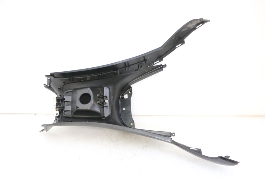 photo de CARENAGE RESERVOIR PIAGGIO MP3 500 (2011 - 2015) - Vue d’ensemble