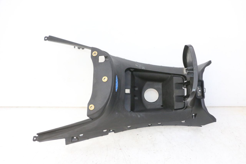 photo de CARENAGE RESERVOIR PIAGGIO MP3 125 (2006 - 2014) - Gros plan technique