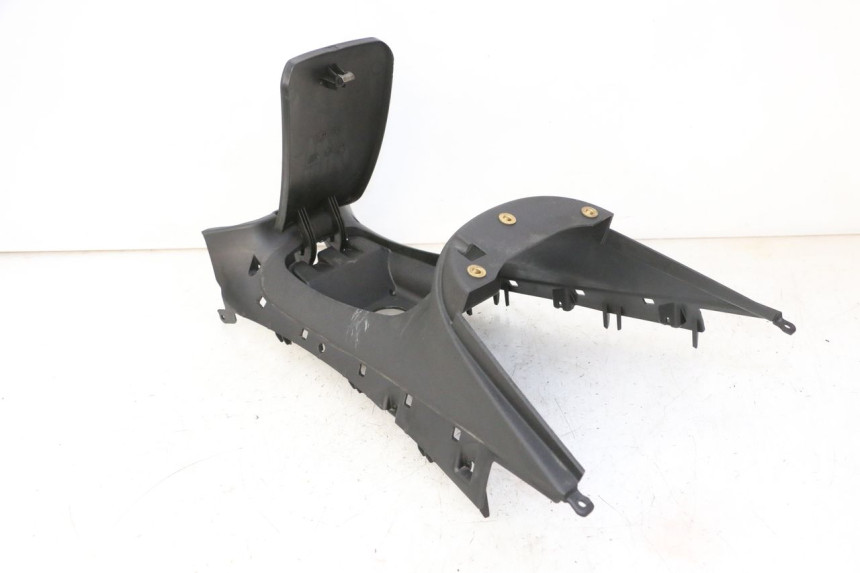 photo de CARENAGE RESERVOIR PIAGGIO MP3 125 (2006 - 2014) - État de surface