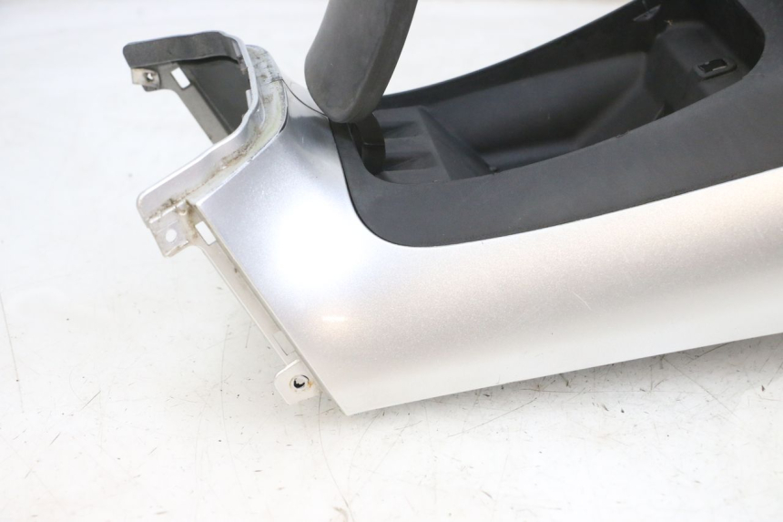 photo de CARENAGE RESERVOIR PIAGGIO MP3 RL 250 (2006 - 2010) - Zoom composants