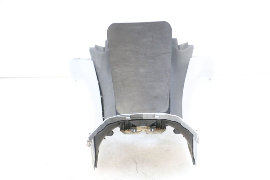 photo de CARENAGE RESERVOIR PIAGGIO MP3 RL 250 (2006 - 2010) - Inspection visuelle