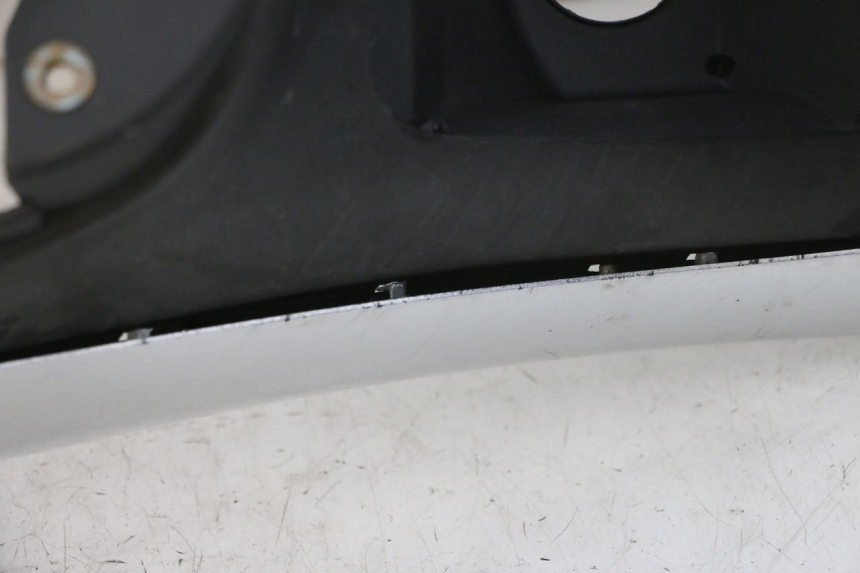 photo de CARENAGE RESERVOIR PIAGGIO MP3 RL 250 (2006 - 2010) - Angle alternatif