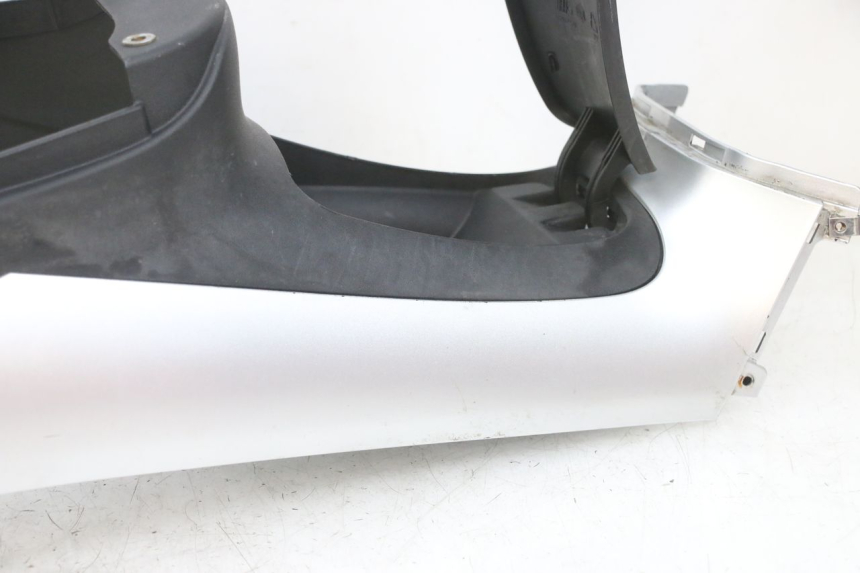 photo de CARENAGE RESERVOIR PIAGGIO MP3 RL 250 (2006 - 2010) - Pièce contrôlée