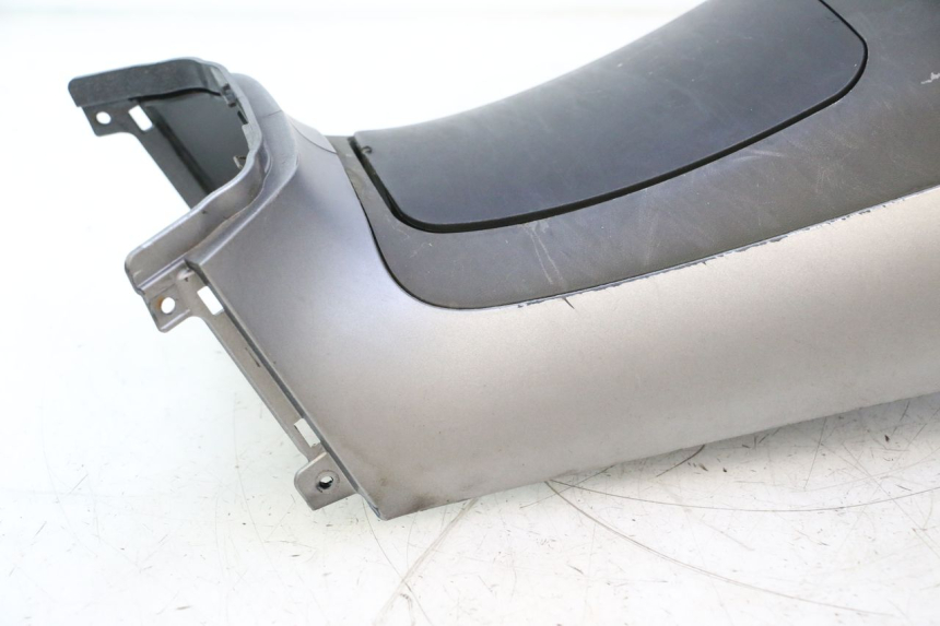 photo de CARENAGE RESERVOIR PIAGGIO MP3 125 (2006 - 2014) - Zoom composants