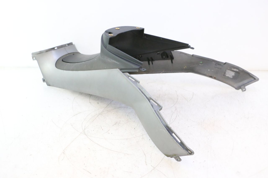 photo de CARENAGE RESERVOIR PIAGGIO MP3 125 (2006 - 2014) - État de surface