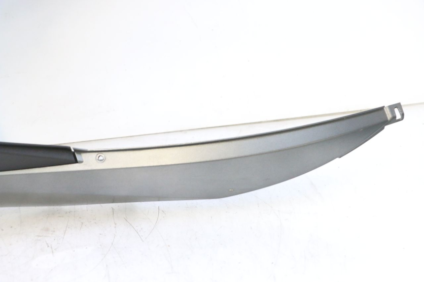 photo de CARENAGE RESERVOIR PIAGGIO MP3 500 (2016 - 2018) - Détail de la pièce