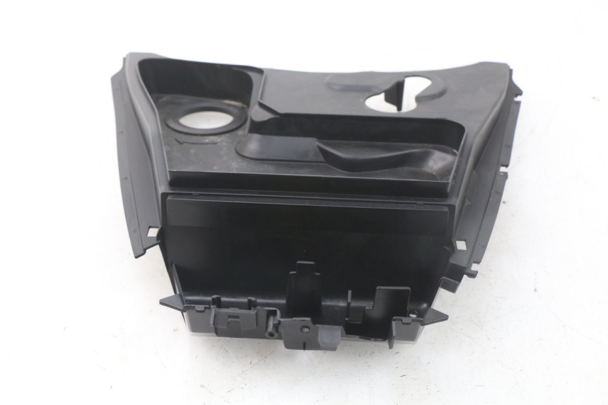 photo de CARENAGE RESERVOIR MBK MW TRYPTIK 125 (2017 - 2022) - Gros plan technique